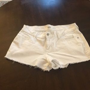 Old Navy Shorts - Old Navy cutoff white shorts size 6 Old Navy Shorts - Old Navy cutoff white shorts size 6